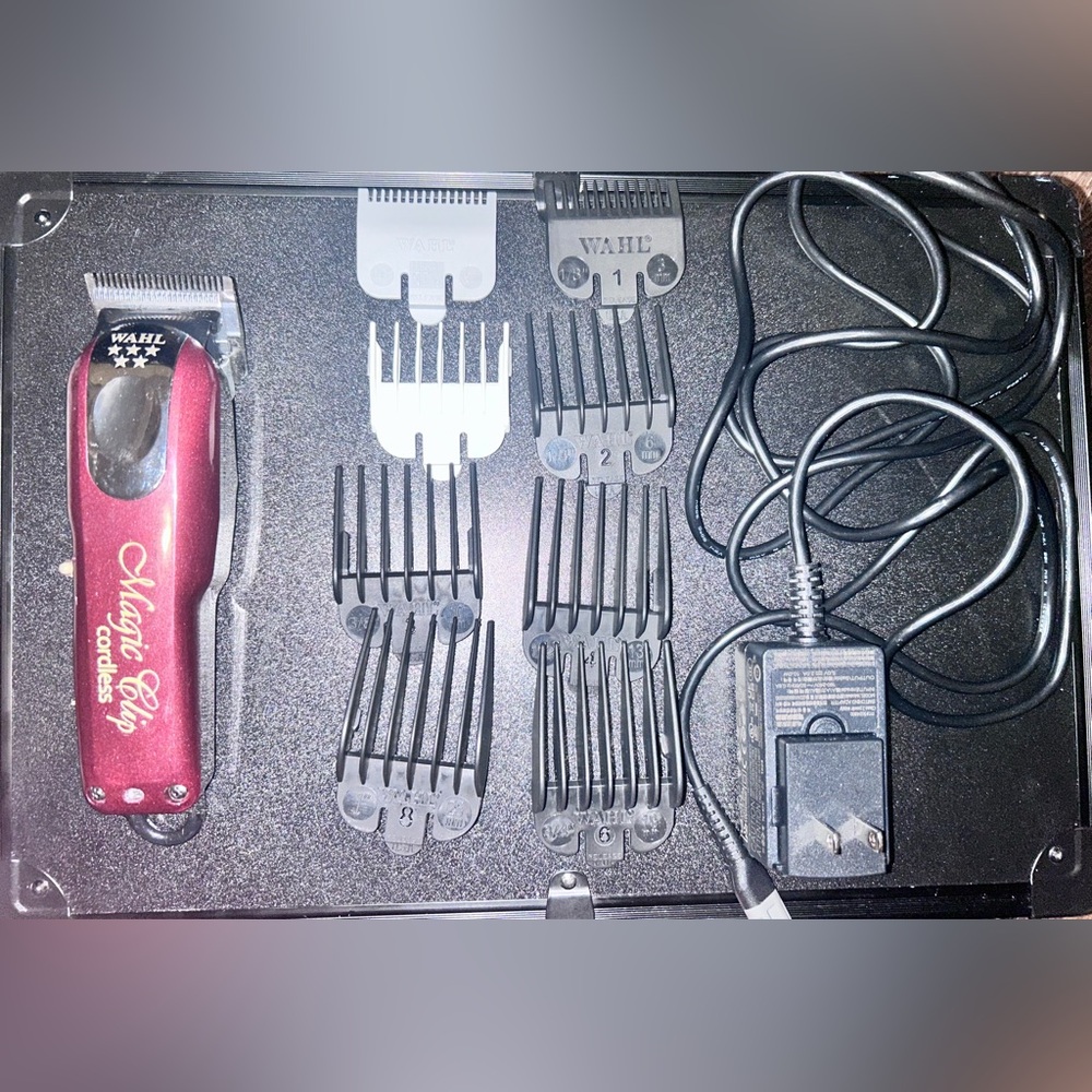 Wahl Red Clipper Set with Black Guards